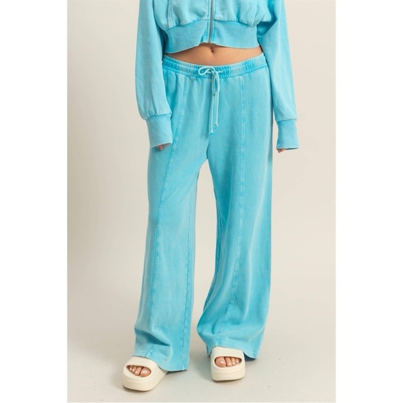 Wide Leg Drawstring Washed Sweatpants - Picture 1 of 2